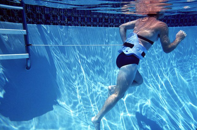 kaenz run ejercicios hitch bajar aquajogger olahraga albanesi