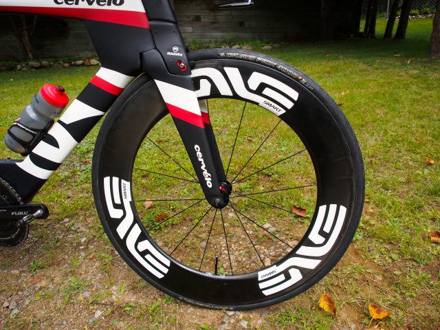 Unlike a lot of other pros at Tremblant, Heather did not run a rear disc. She ran Enve's 8.9 aero wheels, which was designed in conjunction with former F1 aerodynamicist.