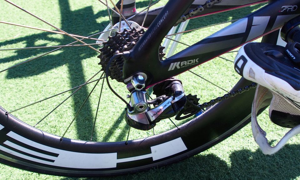The Felt IA offers clean cable routing to the Shimano Di2 rear derailleur.
