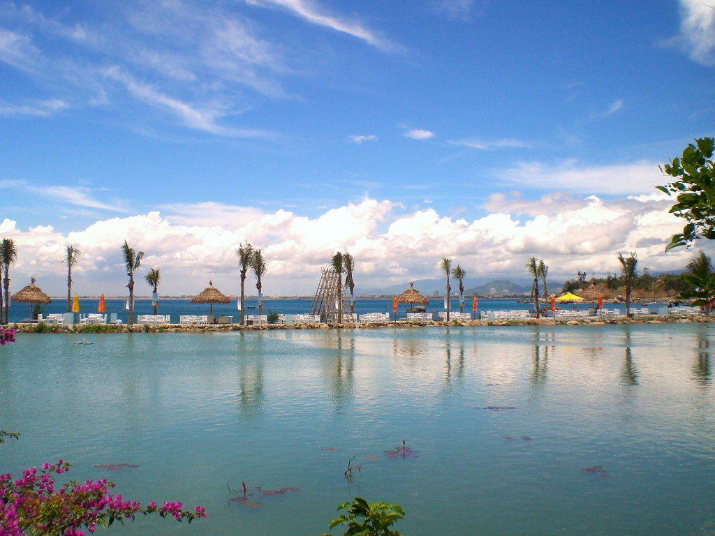 Bai_but_Resort,_Da_Nang,_Vietnam