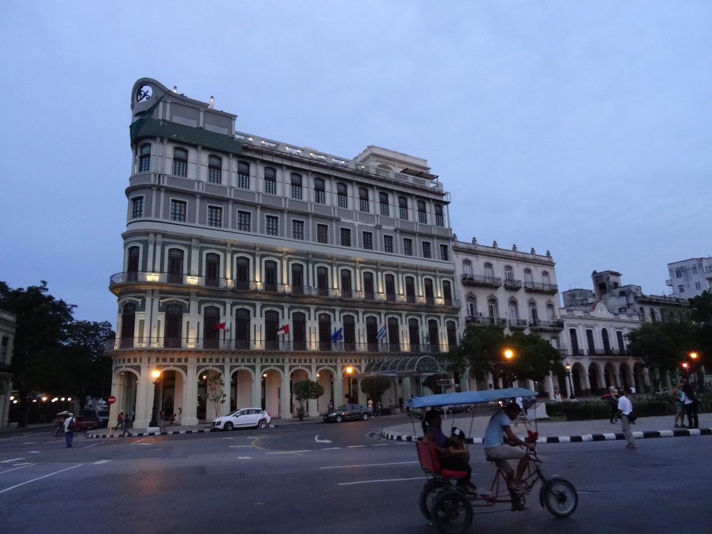 Hotel_Saratoga,_Havana,_Cuba