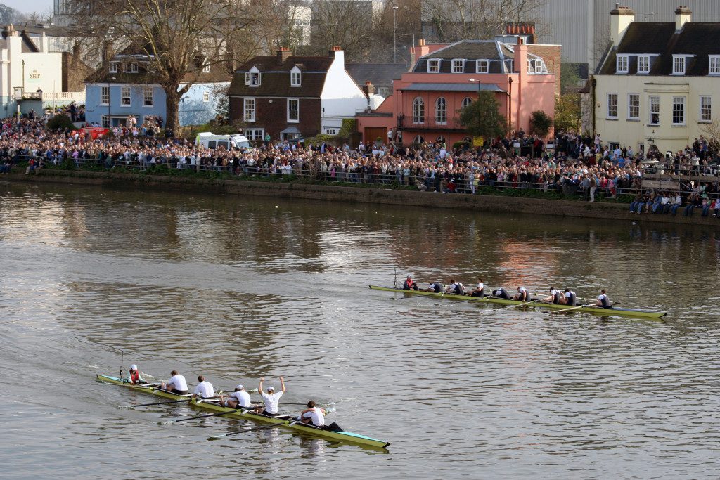 Finish_of_2007_Oxford-Cambridge_boat_race